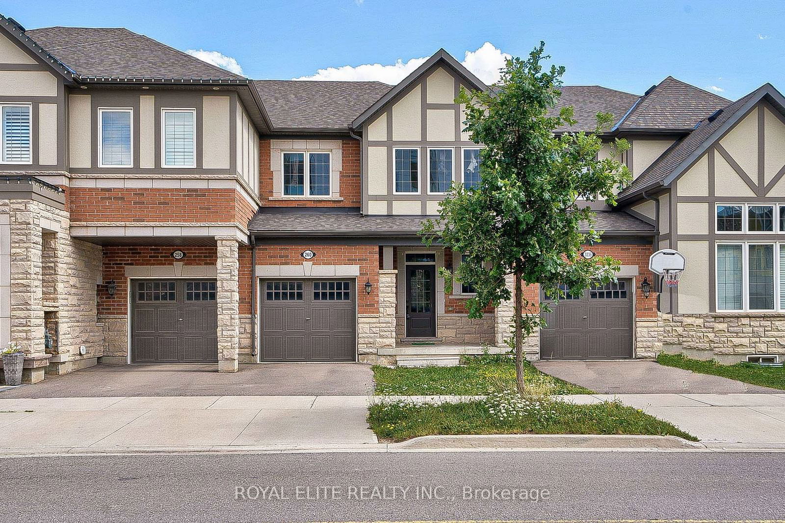 Townhouse for sale at 260 North Park Boulevard, Oakville, Rural Oakville, L6M 4M1 - MLS: W11929541