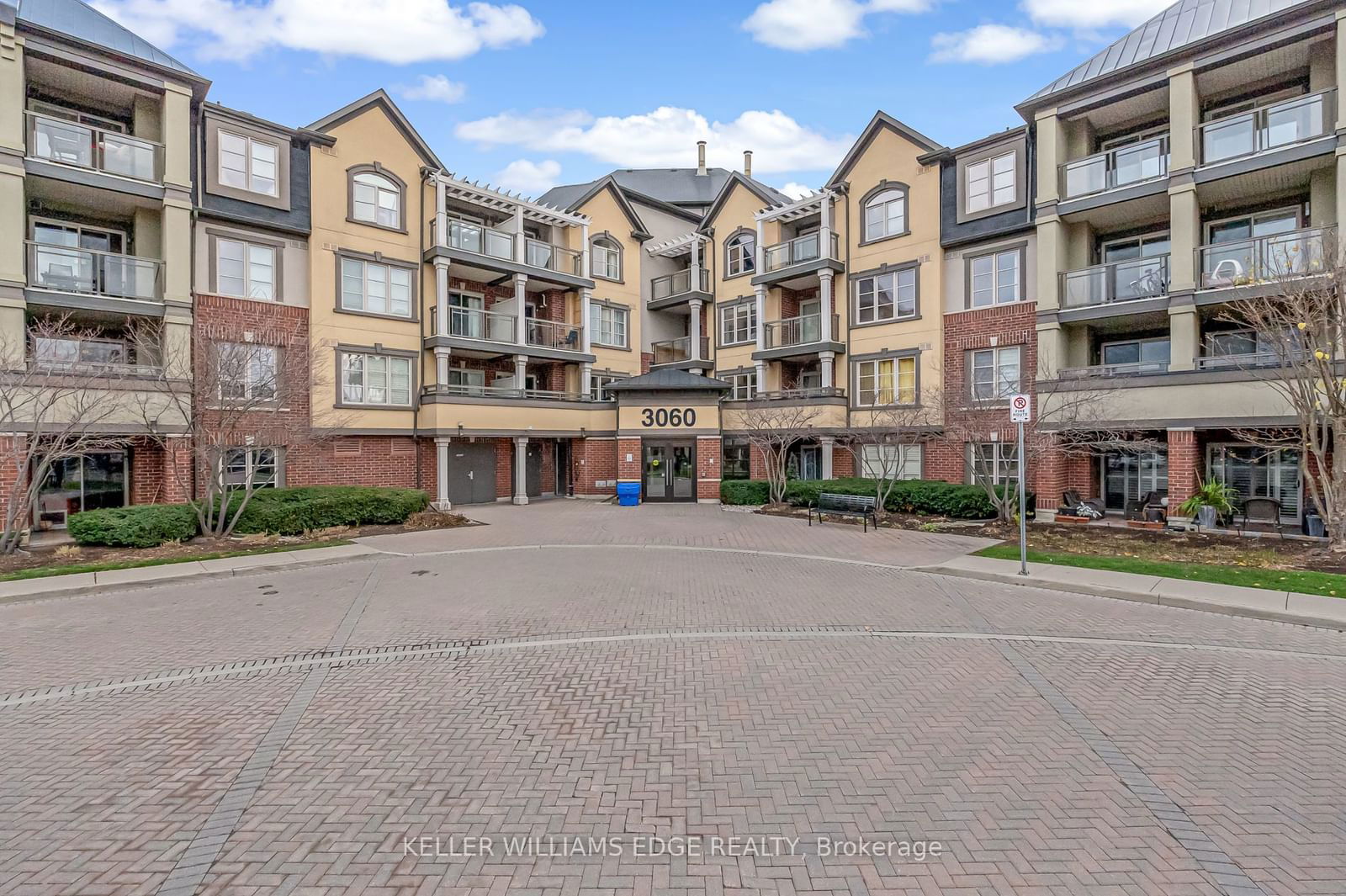 Condo for lease at 401-3060 Rotary Way, Burlington, Alton, L7M 0G9 - MLS: W11929738