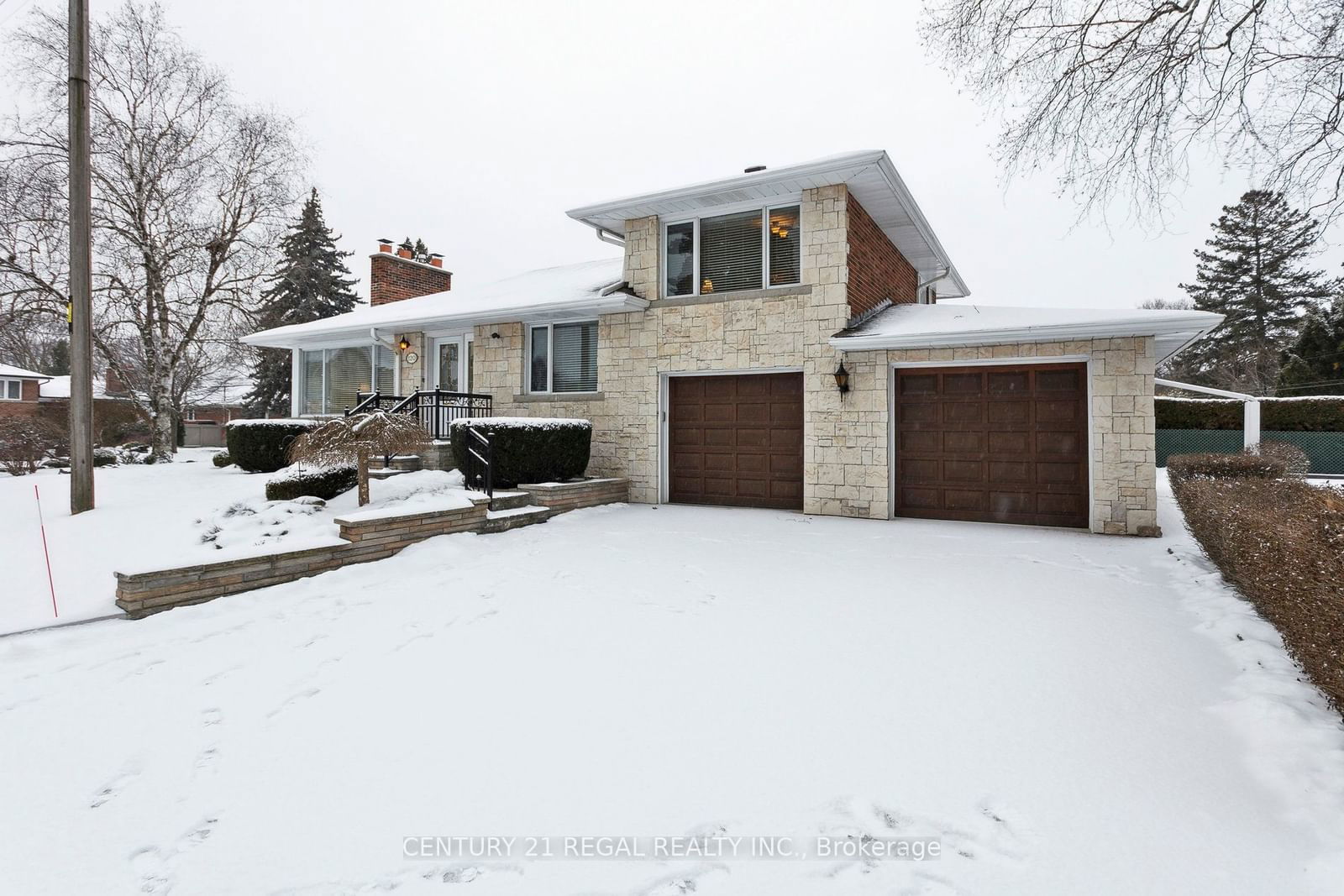 Detached House for sale at 120 Lothian Avenue, Toronto, Stonegate-Queensway, M8Z 4L2 - MLS: W11930100