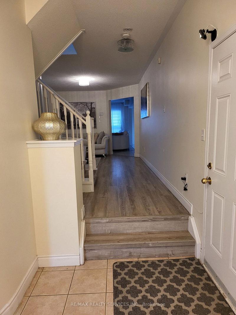 19 Albery Rd, Brampton, L7A 0K7 | Image 2