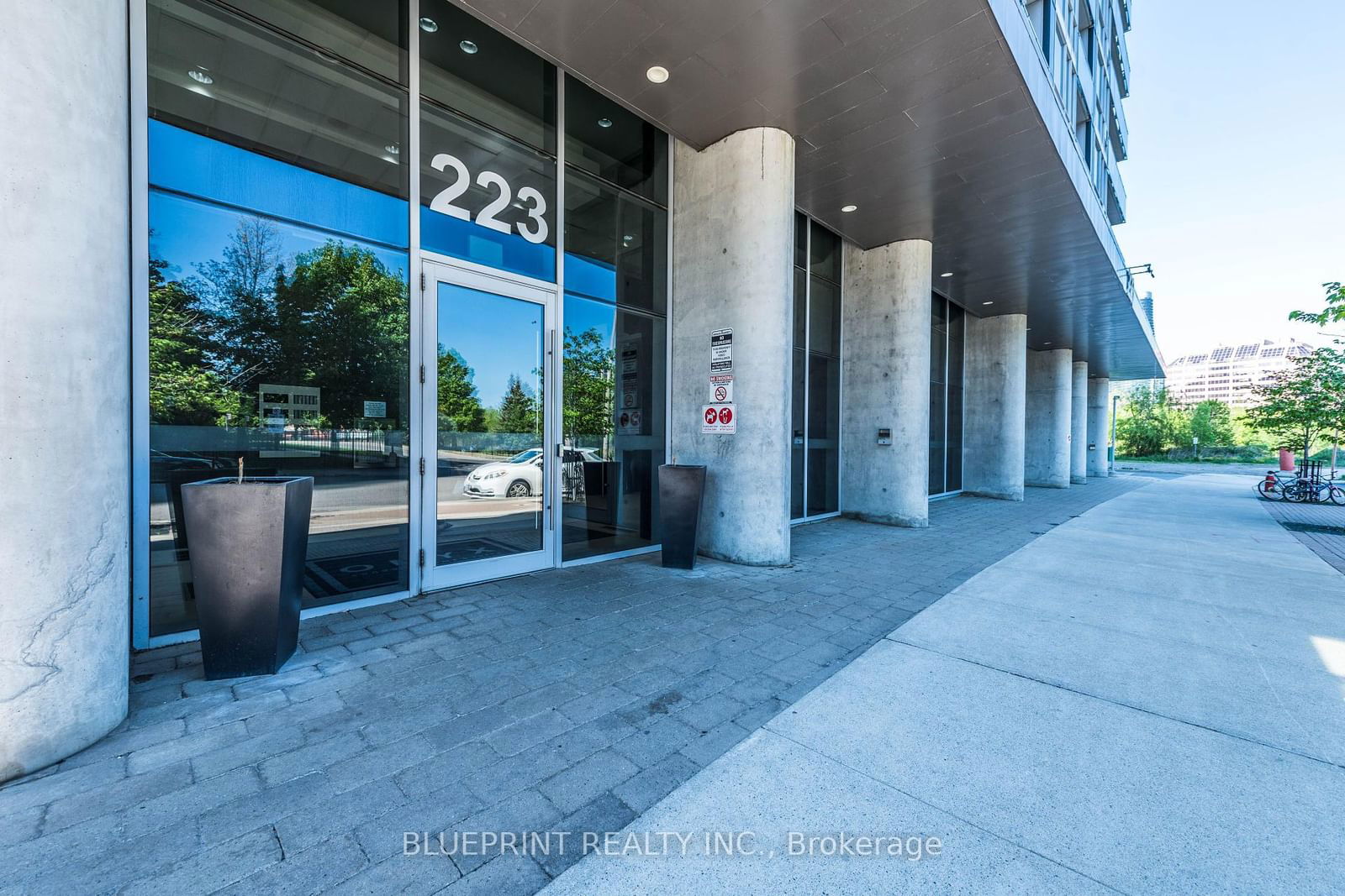 Condo leased at 2002-223 Webb Drive, Mississauga, City Centre, L5B 0E8 - MLS: W11930278