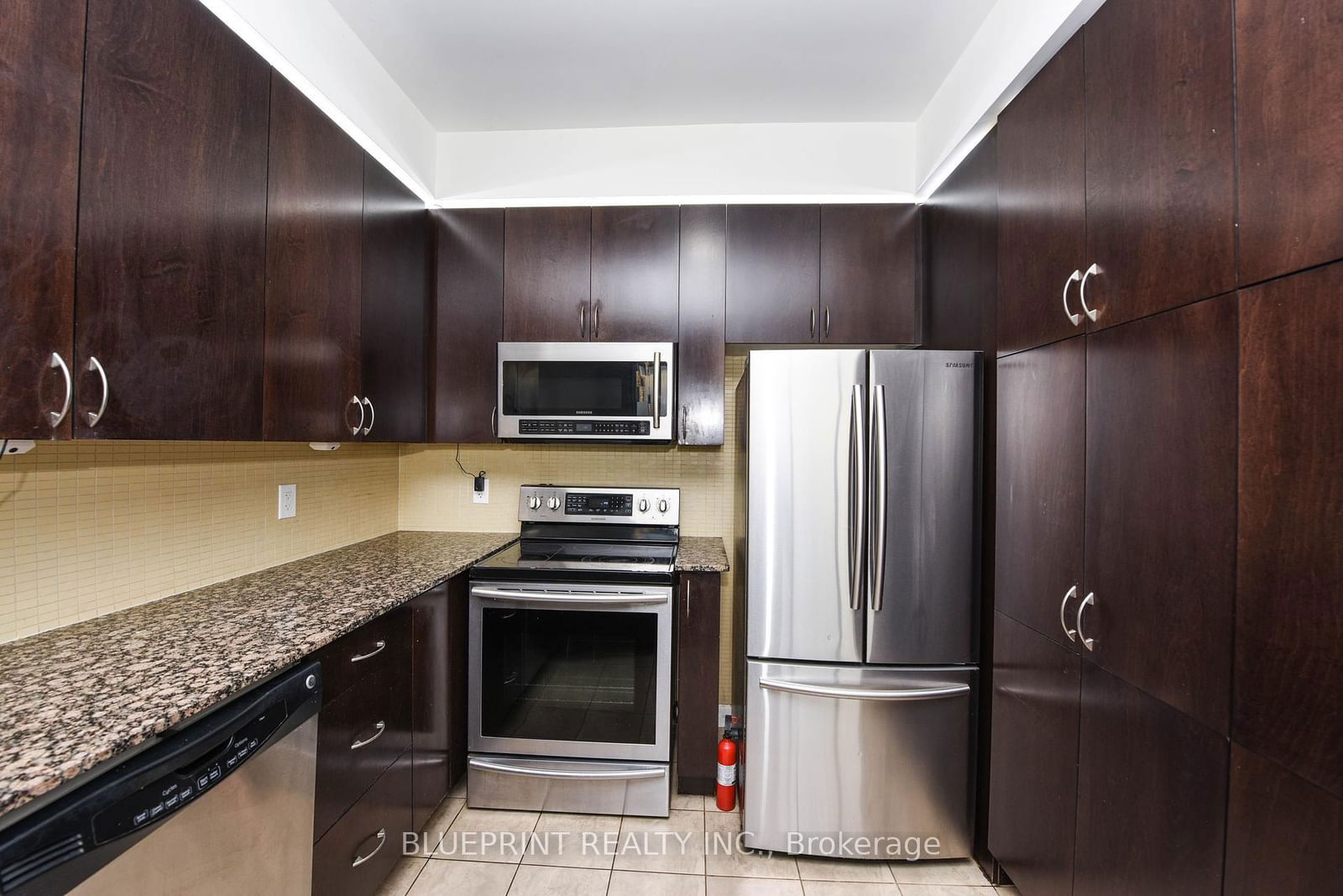 Condo leased at 2002-223 Webb Drive, Mississauga, City Centre, L5B 0E8 - MLS: W11930278