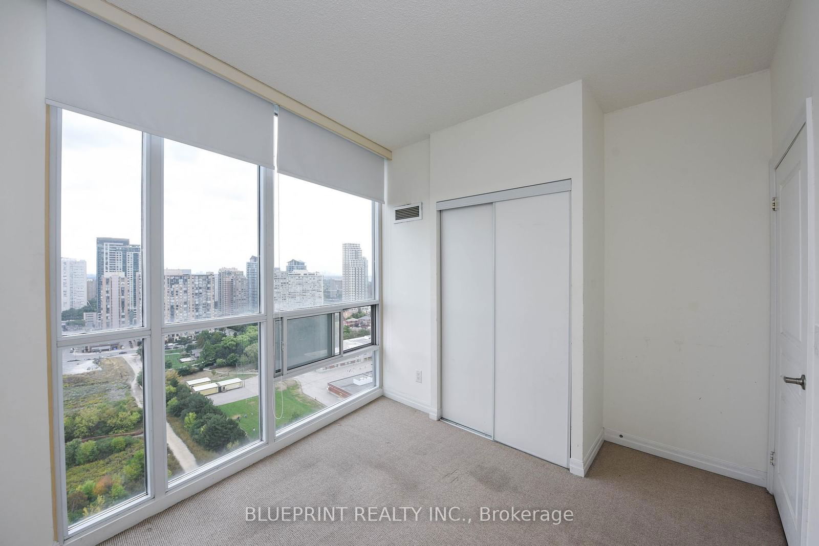 Condo leased at 2002-223 Webb Drive, Mississauga, City Centre, L5B 0E8 - MLS: W11930278