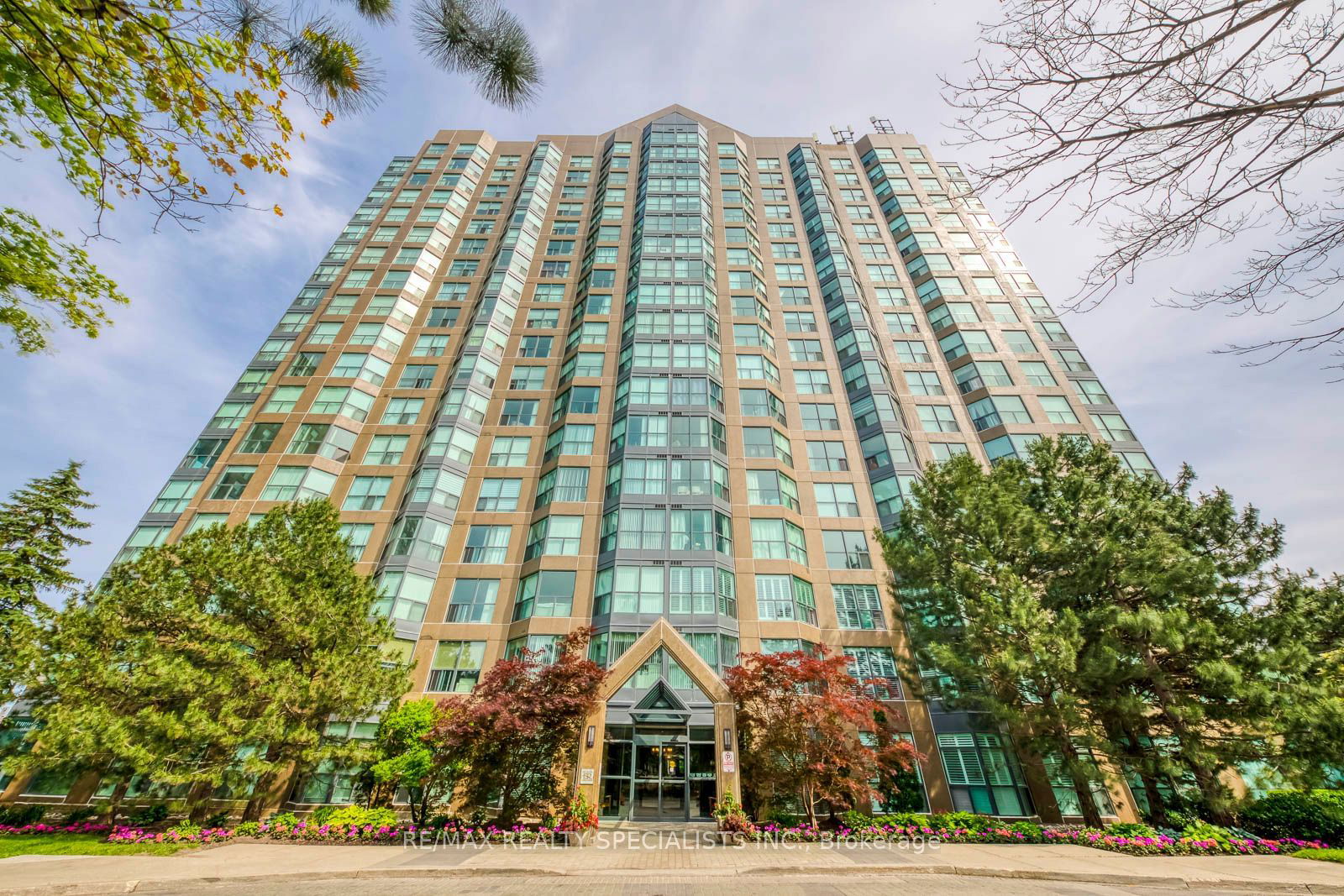 Condo for sale at 1605-2177 Burnhamthorpe Road, Mississauga, Erin Mills, L5L 5P9 - MLS: W11930356