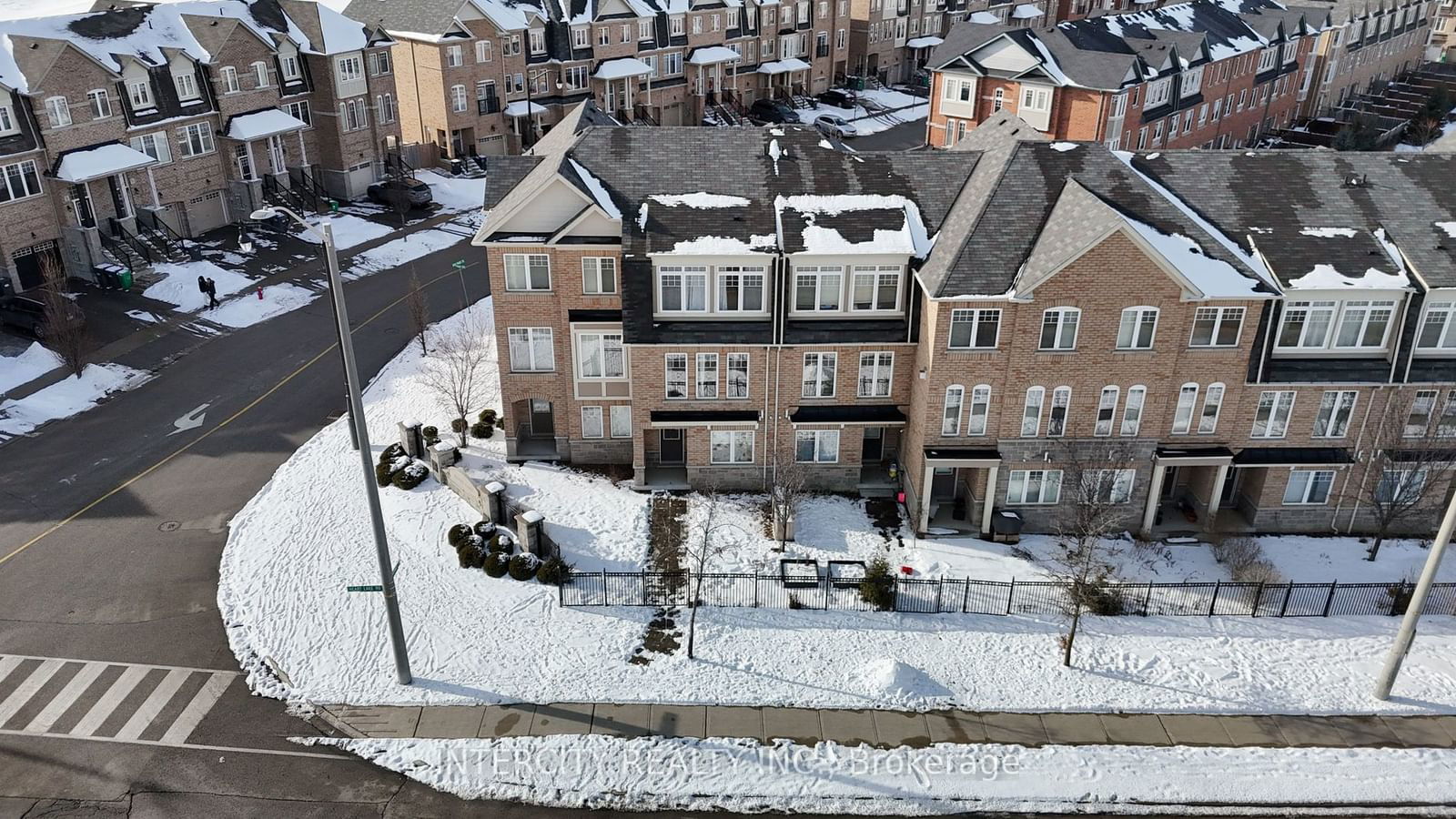 Townhouse for sale at 110 Magdalene Crescent, Brampton, Heart Lake East, L6Z 0G7 - MLS: W11930397