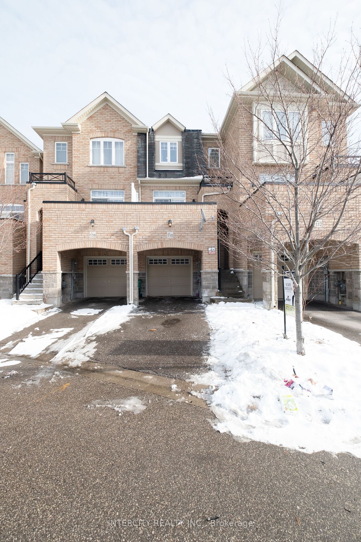 Townhouse for sale at 110 Magdalene Crescent, Brampton, Heart Lake East, L6Z 0G7 - MLS: W11930397