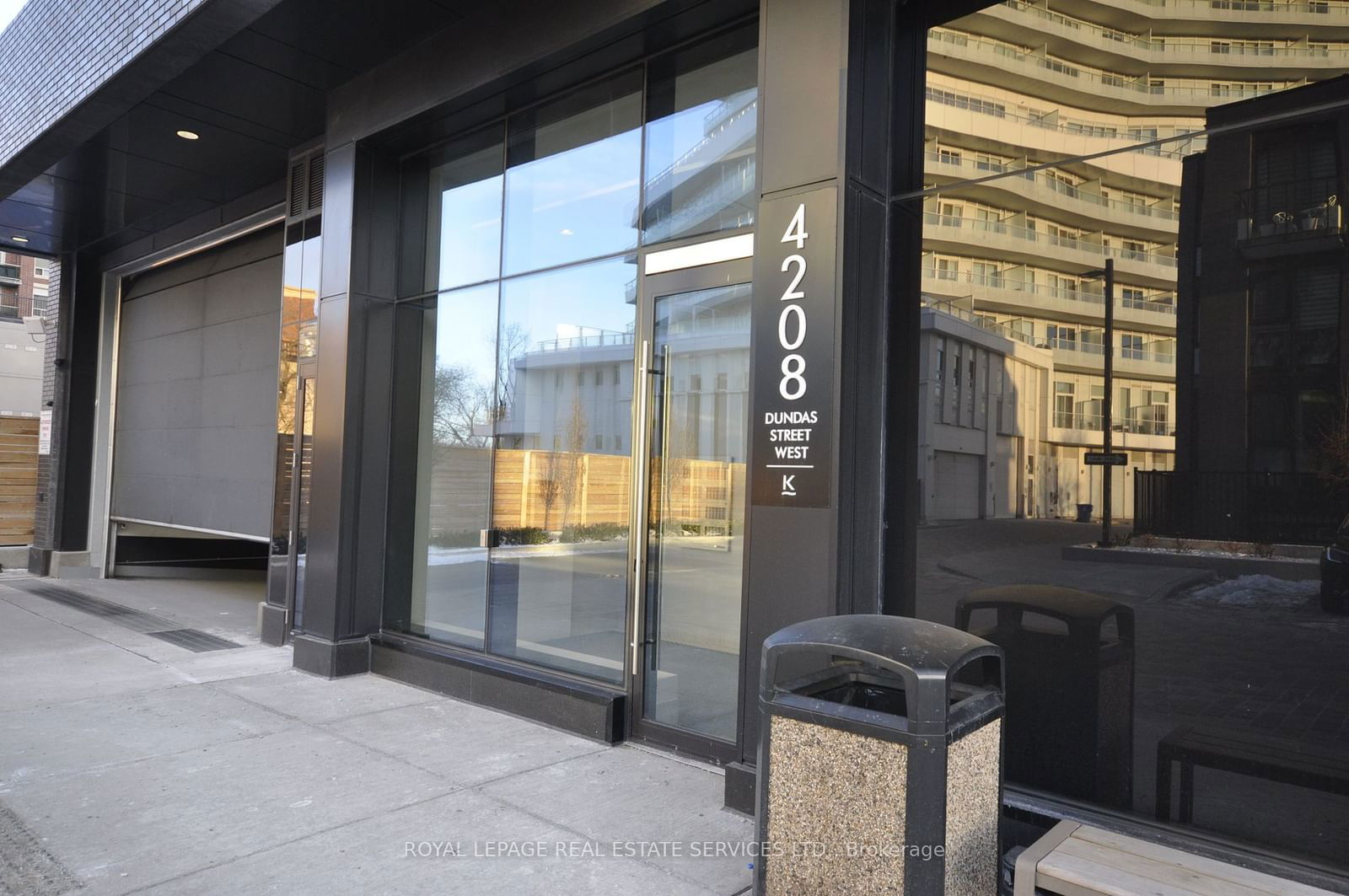 Condo for sale at 702-4208 Dundas Street, Toronto, Edenbridge-Humber Valley, M8X 1Y6 - MLS: W11930453