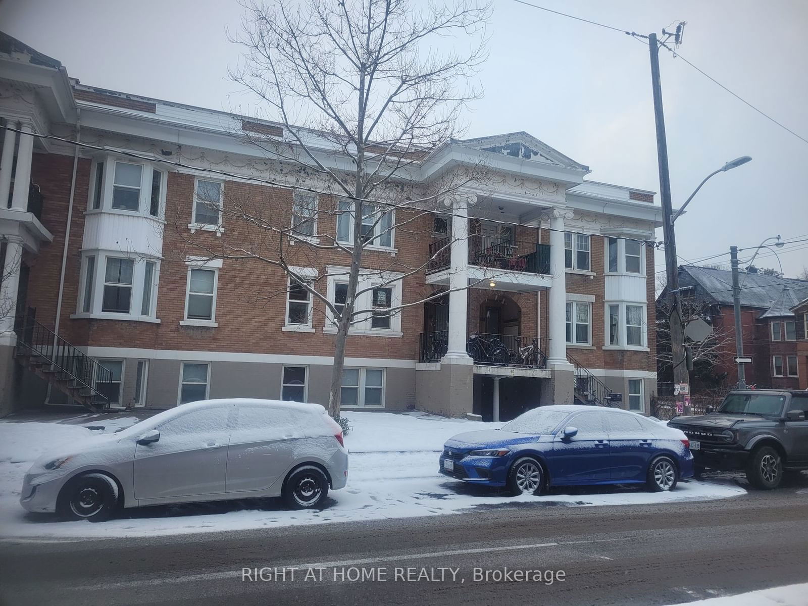 Semi-Detached House for lease at 22-120 COWAN Avenue, Toronto, South Parkdale, M6K 2N4 - MLS: W11930462