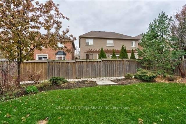 Detached House leased at 170 Tawny Crescent, Oakville, Bronte West, L6L 6T4 - MLS: W11930562