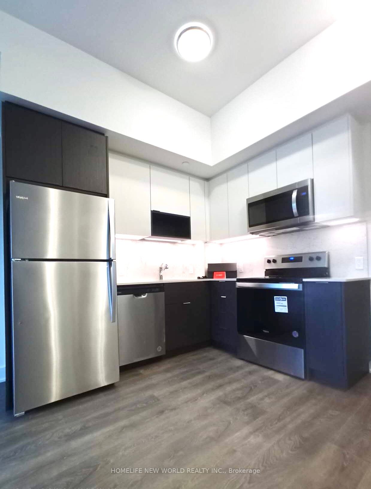 202 Burnhamthorpe Road E, Unit 224 - Photo 4