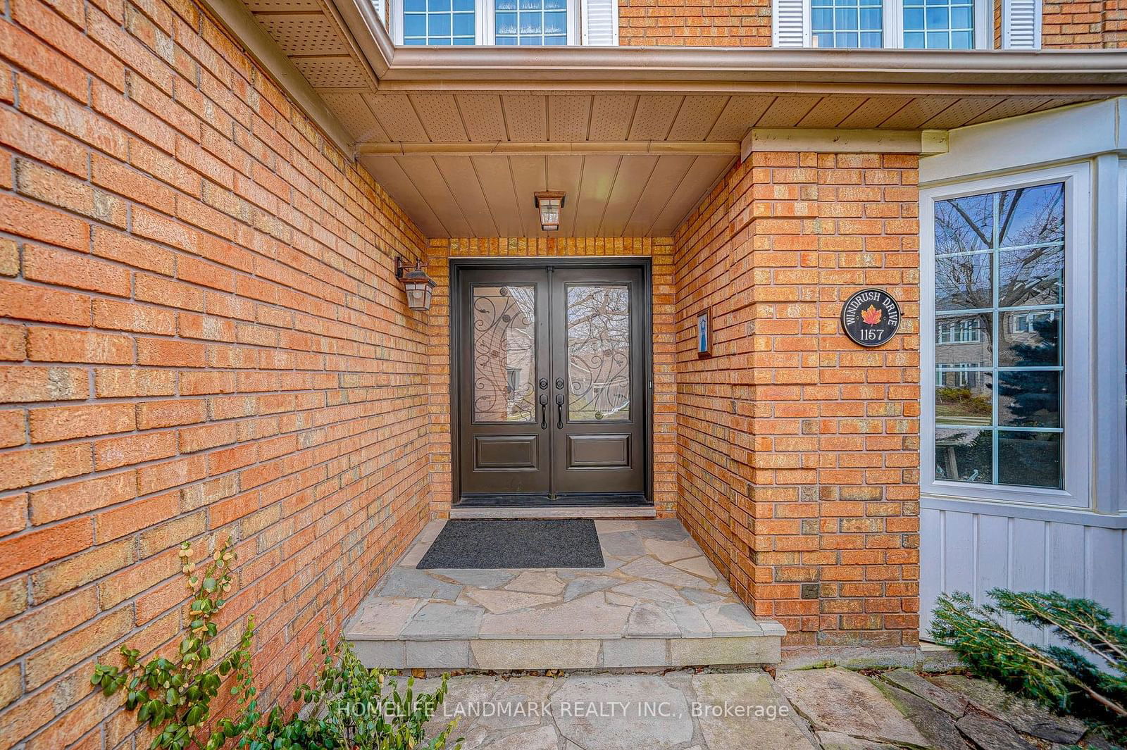 Detached House for sale at 1157 Windrush Drive, Oakville, Glen Abbey, L6M 1T9 - MLS: W11930763