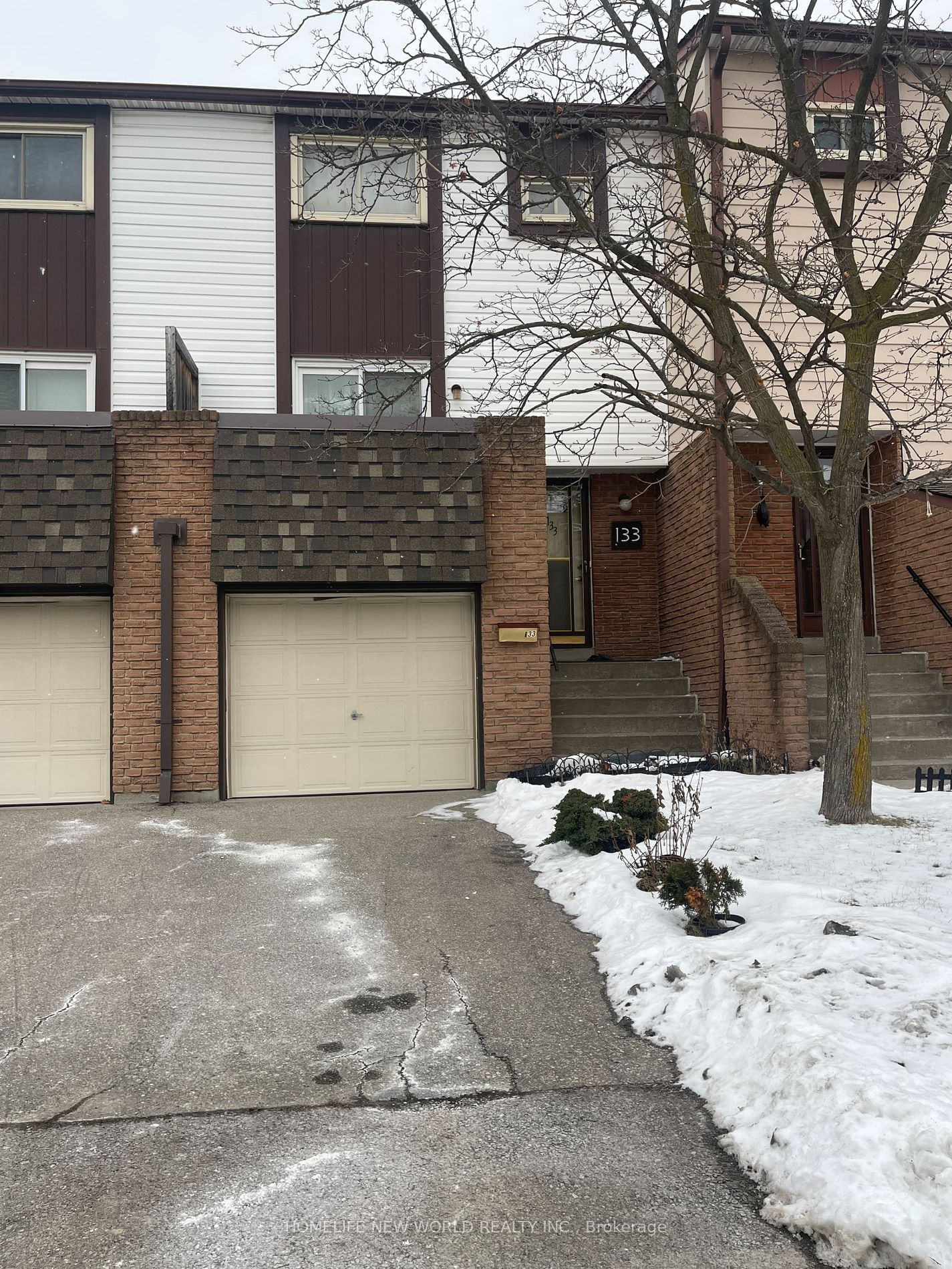 Townhouse for sale at 133-1221 Dundix Road, Mississauga, Applewood, L4Y 3Y9 - MLS: W11930800