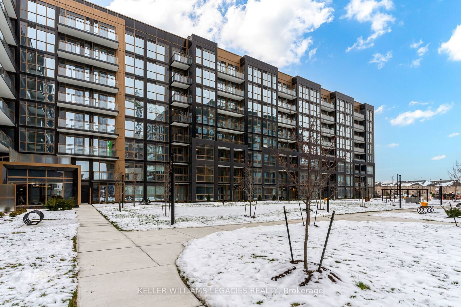 Condo leased at 724-2343 Khalsa Gate, Oakville, West Oak Trails, L6M 4J2 - MLS: W11930846