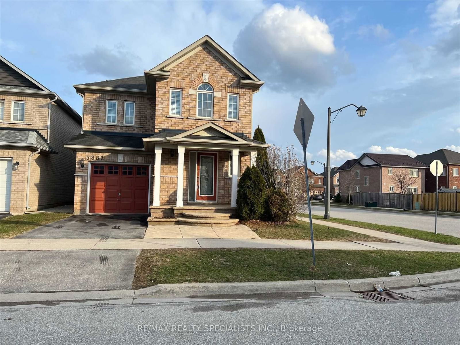 Detached House for lease at 5882 Blue Spruce Avenue, Burlington, Orchard, L7L 7N8 - MLS: W11930932