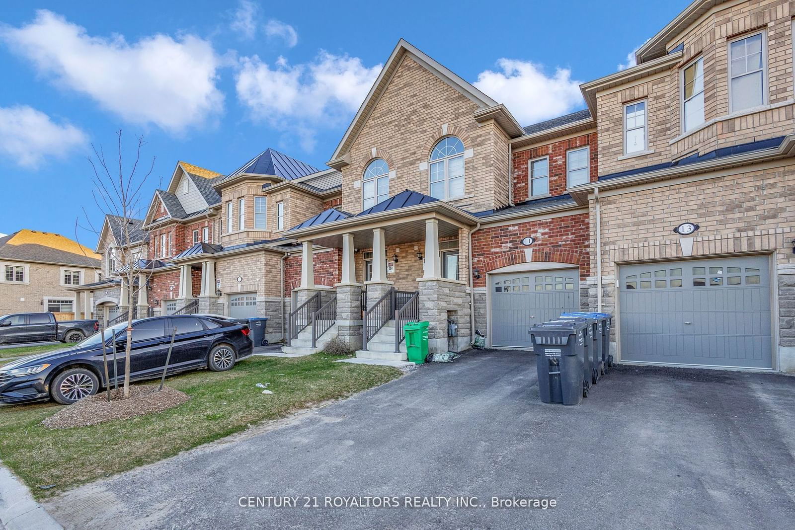 Townhouse leased at 11 Bushwood Trail, Brampton, Brampton West, L7A 5J7 - MLS: W11931001