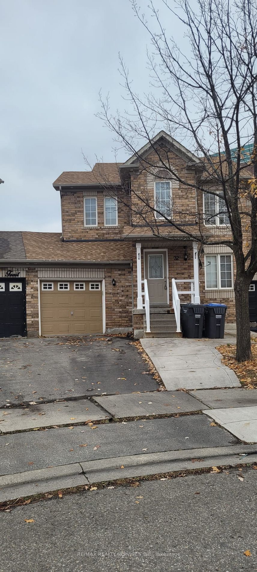 Townhouse for lease at 32 Thunderbird Trail, Brampton, Sandringham-Wellington, L6R 2T3 - MLS: W11931013