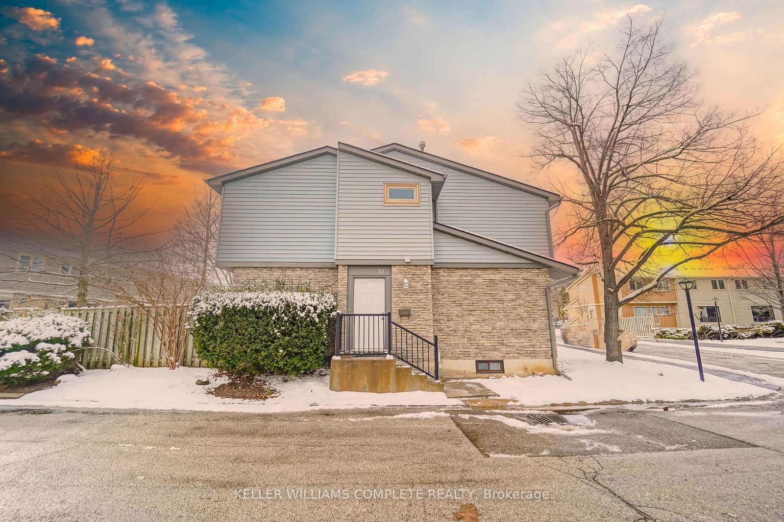 Building at 98 Falconer Drive, Mississauga, Streetsville