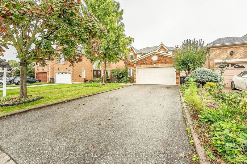 5202 Buttermill Crt, Mississauga, L5V 1S4 | Image 2