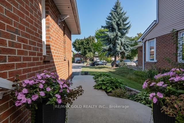 18 Luminous Crt, Brampton, L6Z 2B3 | Image 3