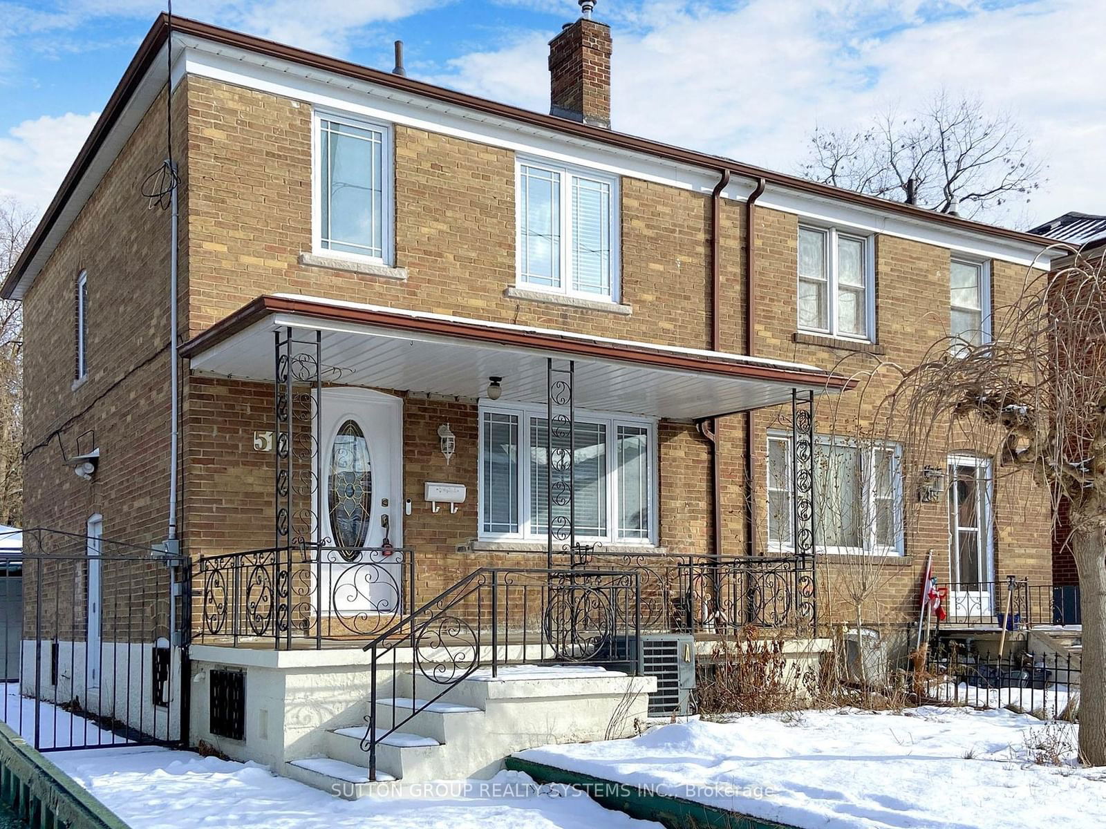 Semi-Detached House sold at 511 Mcroberts Avenue, Toronto, Caledonia-Fairbank, M6E 4R3 - MLS: W11931168