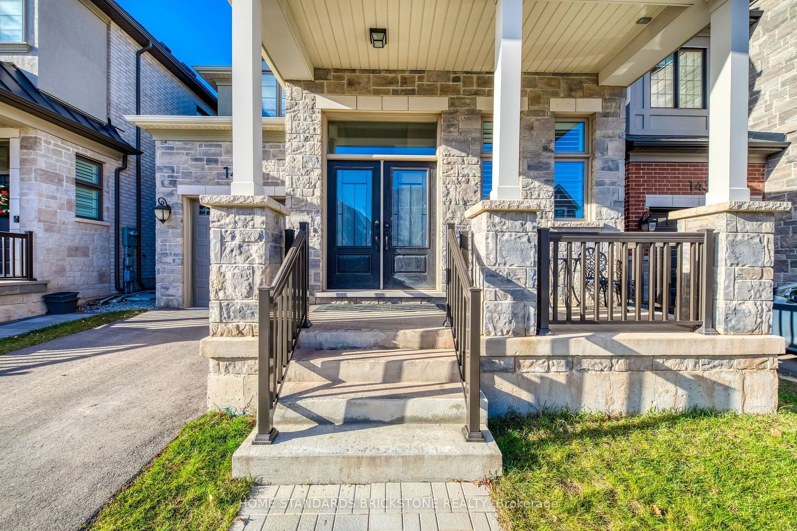 Detached House for sale at 1458 Everest Crescent, Oakville, Rural Oakville, L6H 3S4 - MLS: W11931206