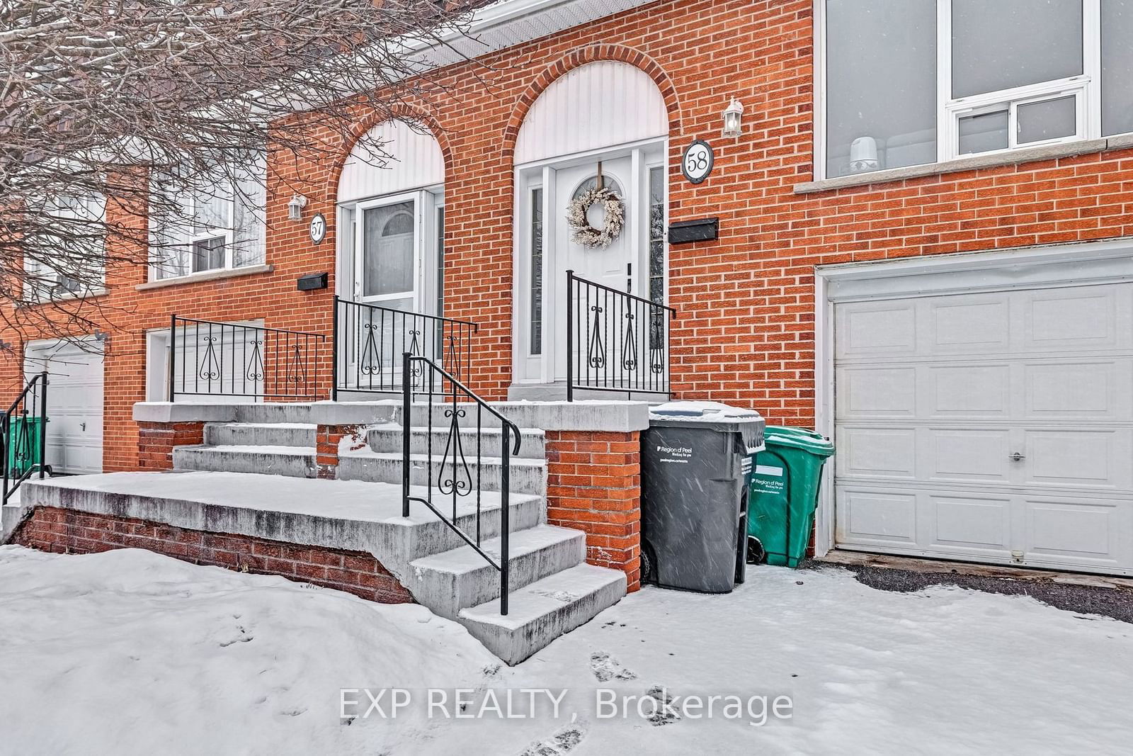 Townhouse for sale at 58-2380 Bromsgrove Road, Mississauga, Clarkson, L5J 4E6 - MLS: W11931245