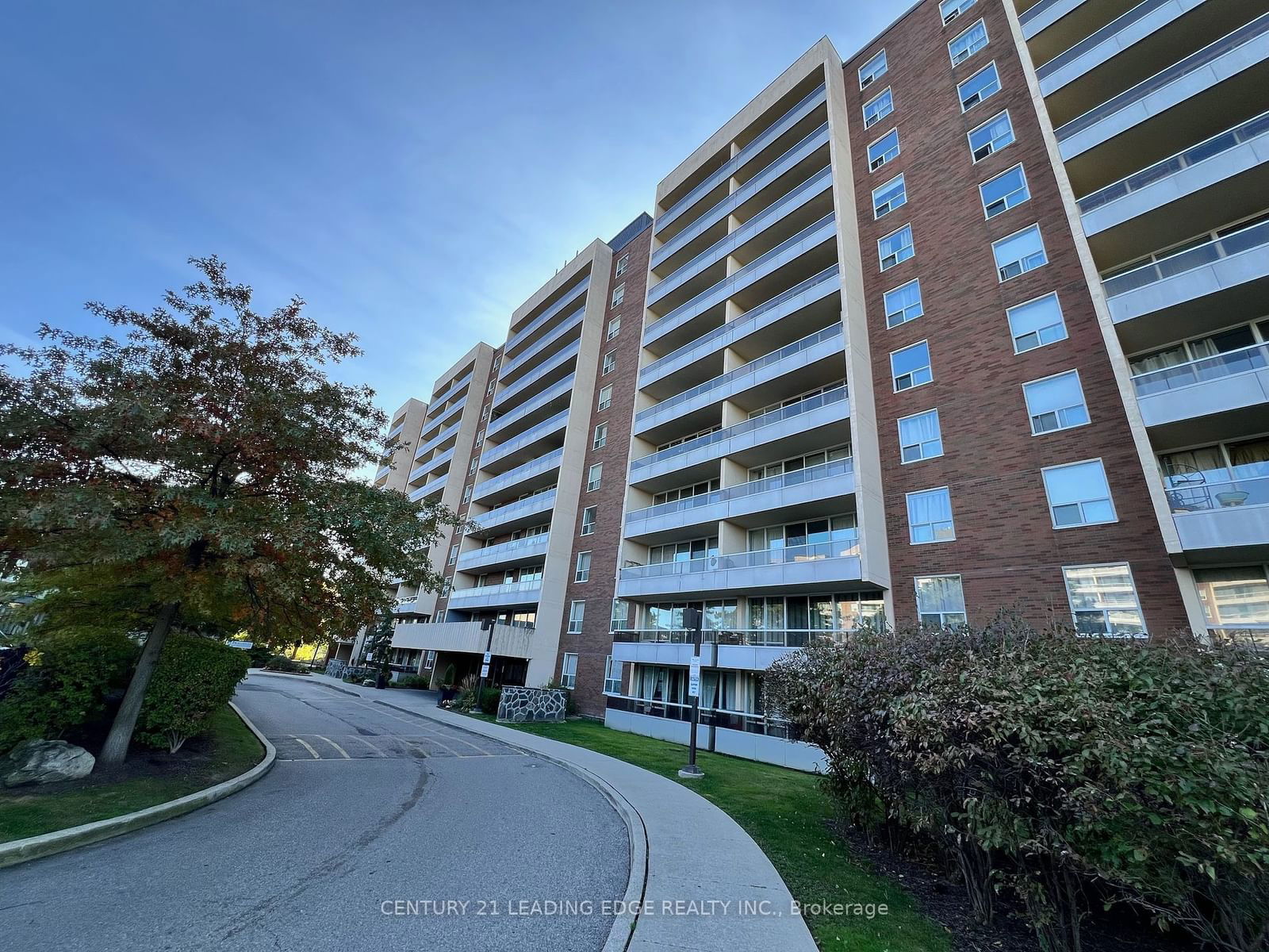 Condo for sale at 913-31 Four Winds Drive, Toronto, York University Heights, M3J 1K9 - MLS: W11931300