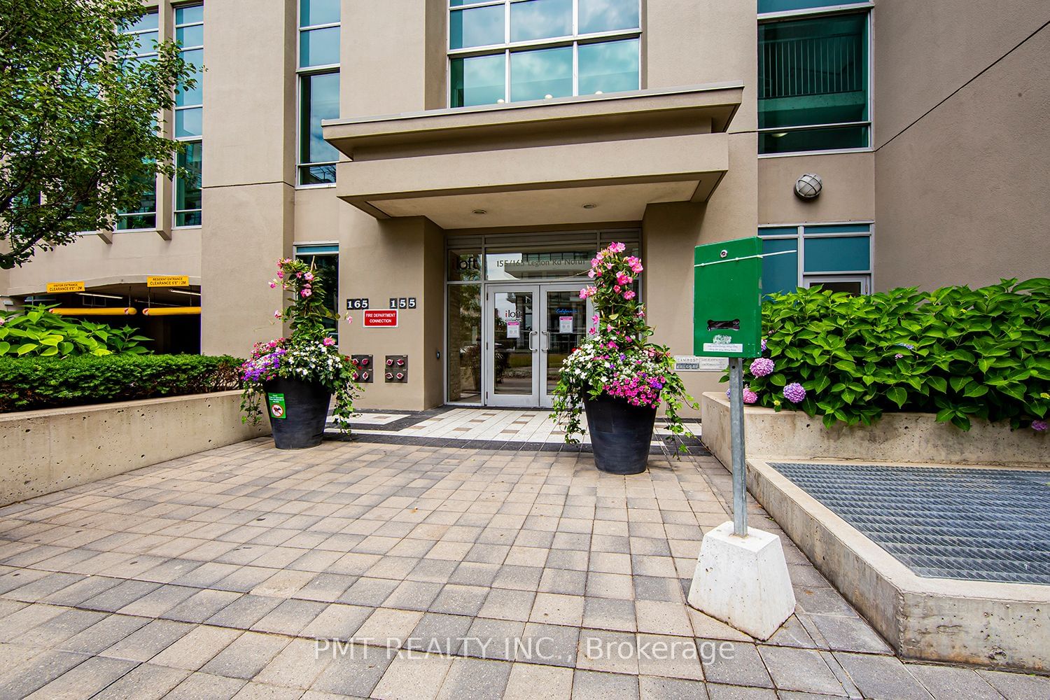 Condo for lease at 1625-165 Legion Road, Toronto, Mimico, M8Y 0B3 - MLS: W11931423