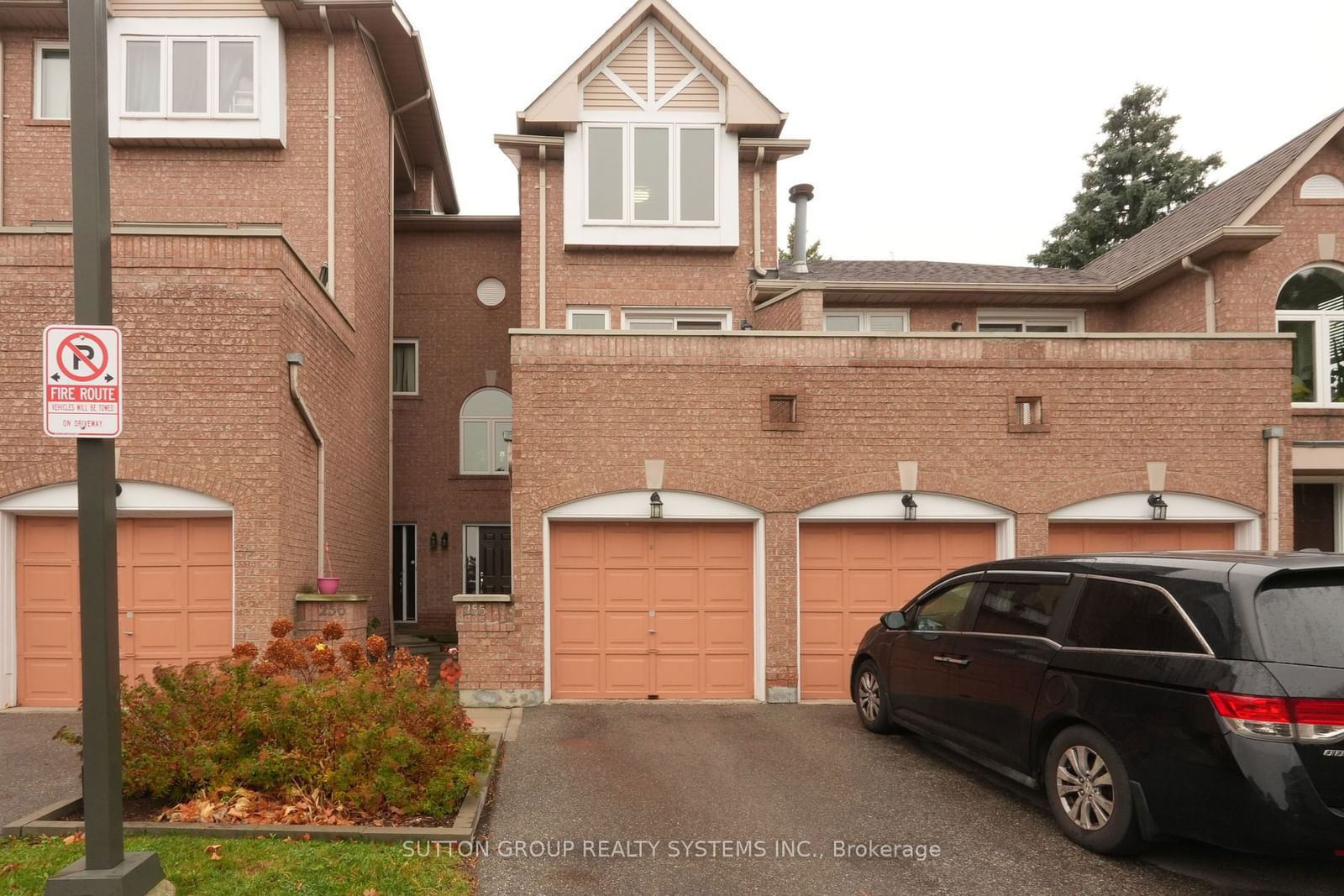 Townhouse for sale at 255-60 Barondale Drive, Mississauga, Hurontario, L4Z 3N8 - MLS: W11931536