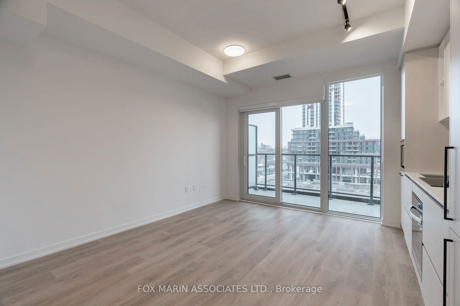 Condo leased at 704-10 Graphophone Grve, Toronto, Dovercourt-Wallace Emerson-Junction, M6H 0E3 - MLS: W11931685