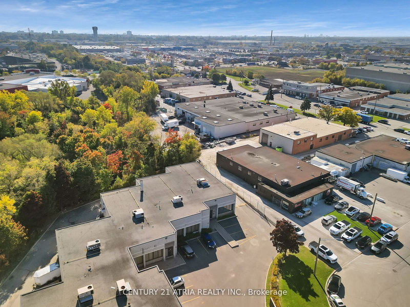 12 - 1606 Sedlescomb Dr, Mississauga, L4X 1M6 | Image 2