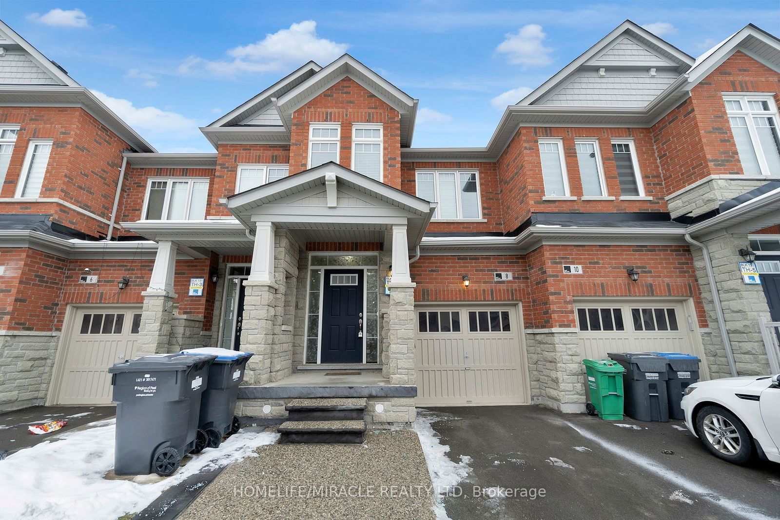 Townhouse for sale at 8 Phyllis Drive, Caledon, Rural Caledon, L7C 4E3 - MLS: W11931772