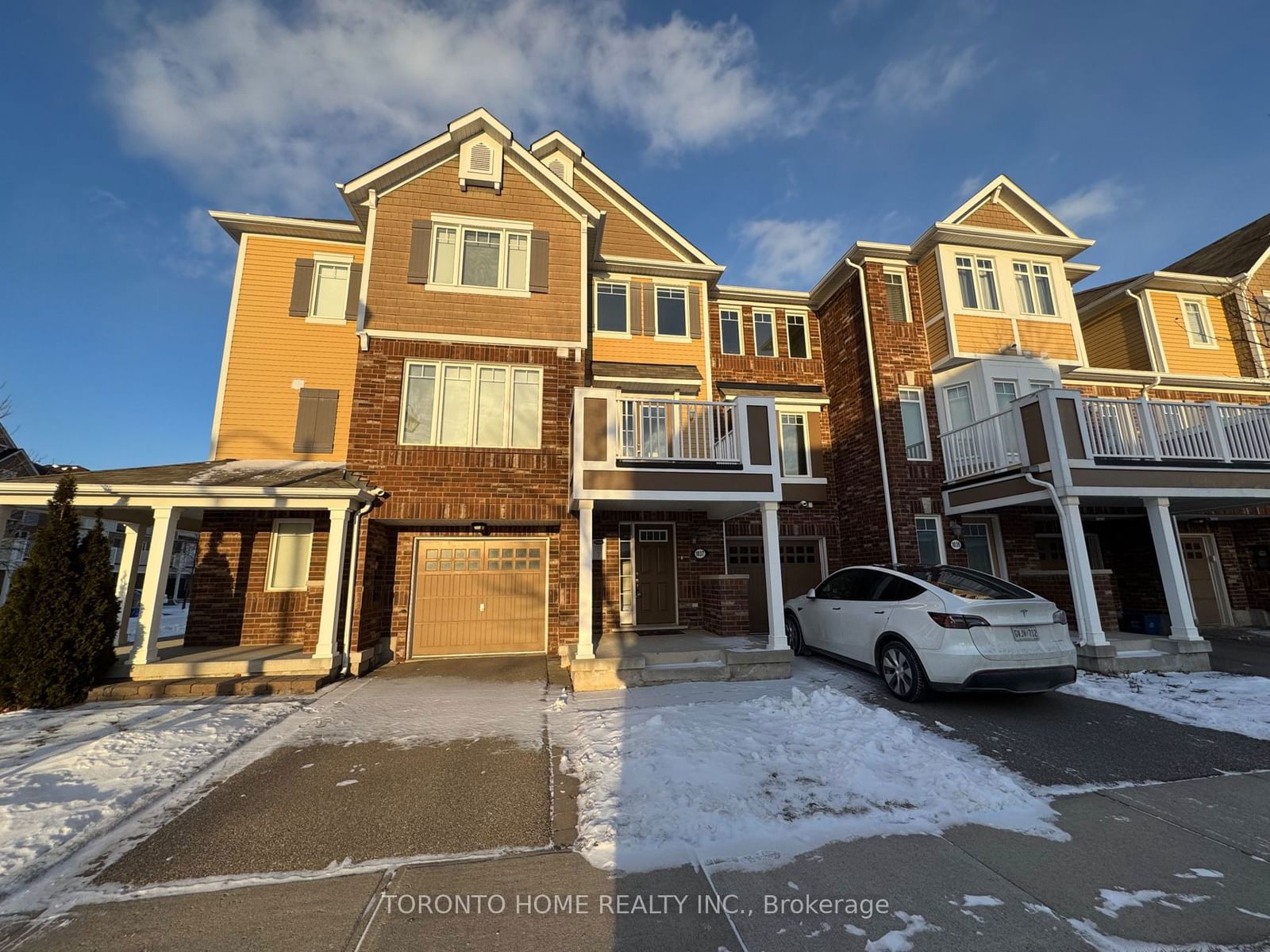 Townhouse for lease at 1037 Haxton Heights, Milton, Willmott, L9T 8G6 - MLS: W11932016