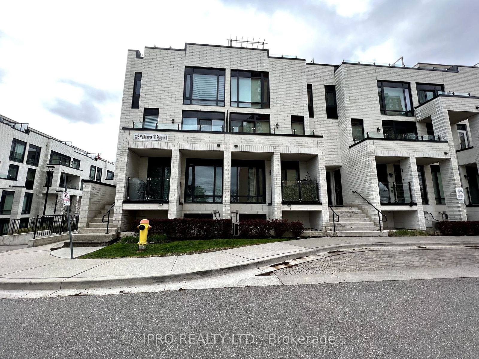 Townhouse for sale at 307-132 Widdicombe Hill Boulevard, Toronto, Willowridge-Martingrove-Richview, M9R 0A9 - MLS: W11932064