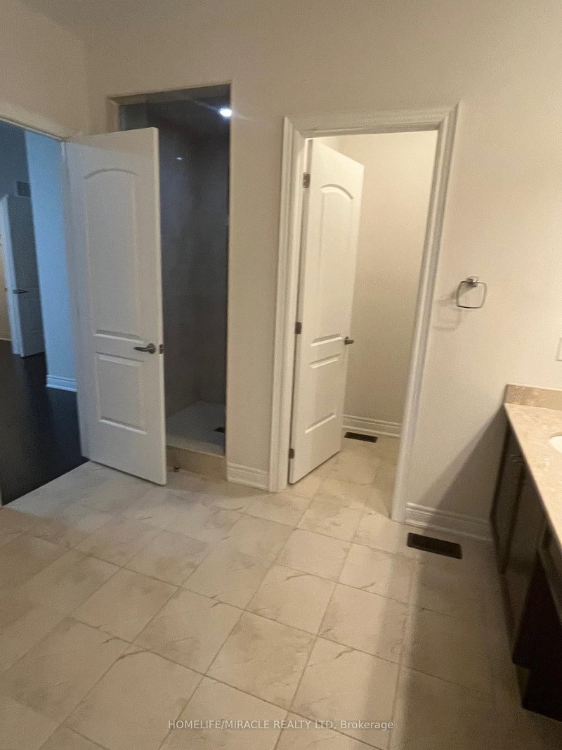 16 Lyle Way, Brampton, L6X 5P8 | Image 3