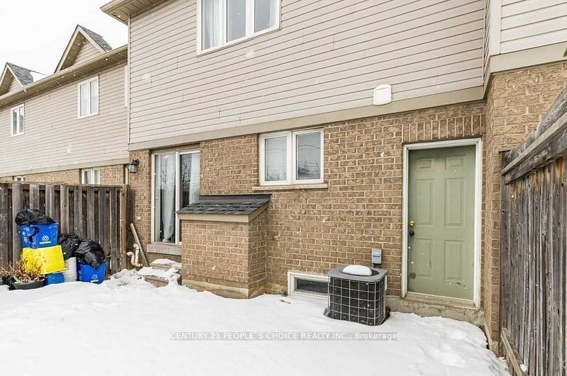 Townhouse leased at 328 Black Drive, Milton, Clarke, L9T 6S2 - MLS: W11932297