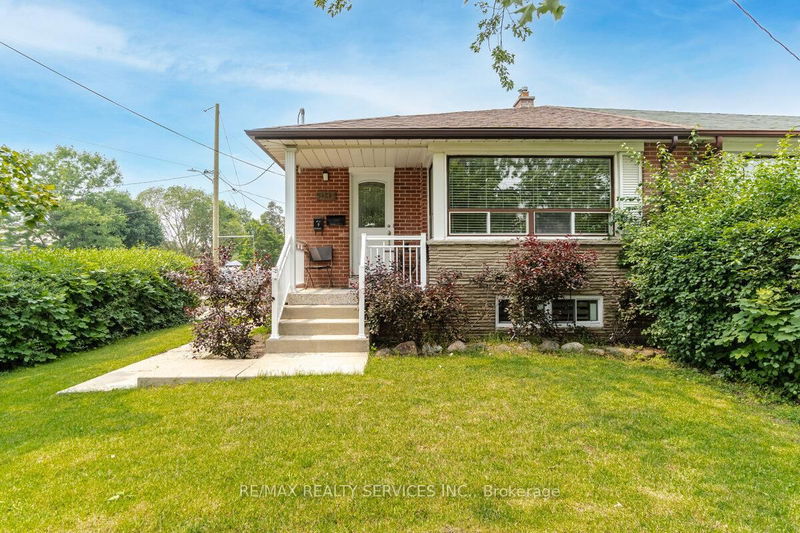 home for lease on 156 Vodden Street E