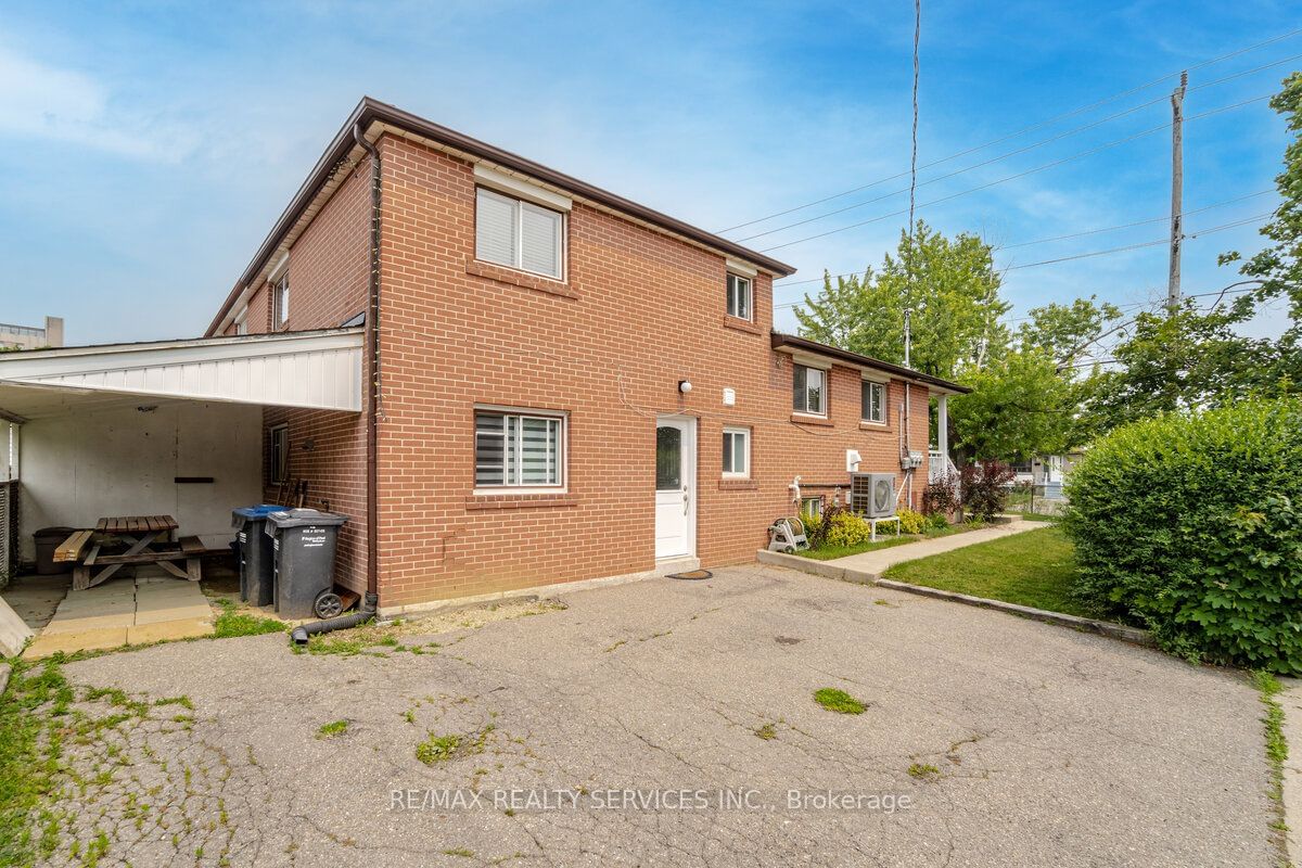 Detached House for lease at 156 Vodden Street, Brampton, Brampton North, L6V 1M8 - MLS: W11932433