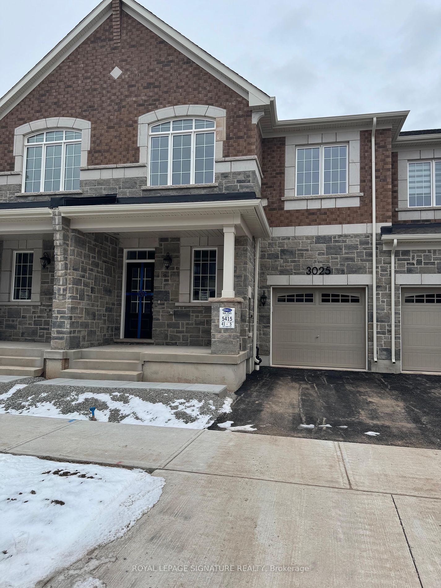 Townhouse for lease at 3025 Langdon Road, Oakville, Rural Oakville, L6H 7Y5 - MLS: W11932455