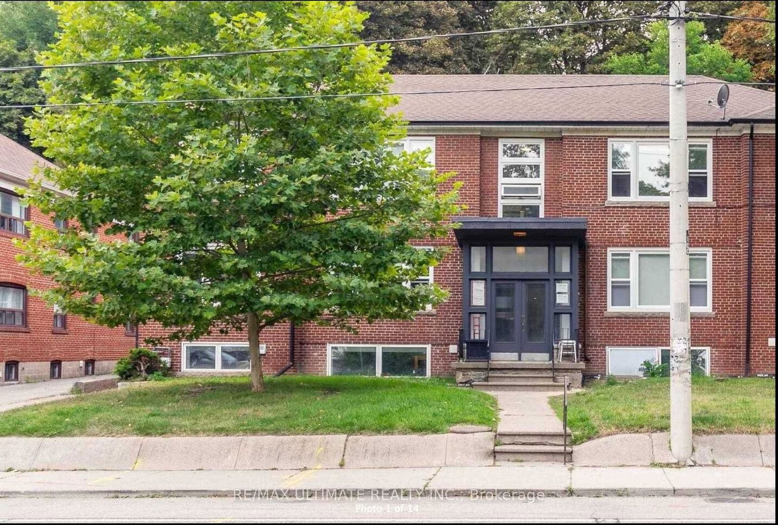 Detached House for lease at 8-230 South Kingsway, Toronto, High Park-Swansea, M6S 3T9 - MLS: W11932499