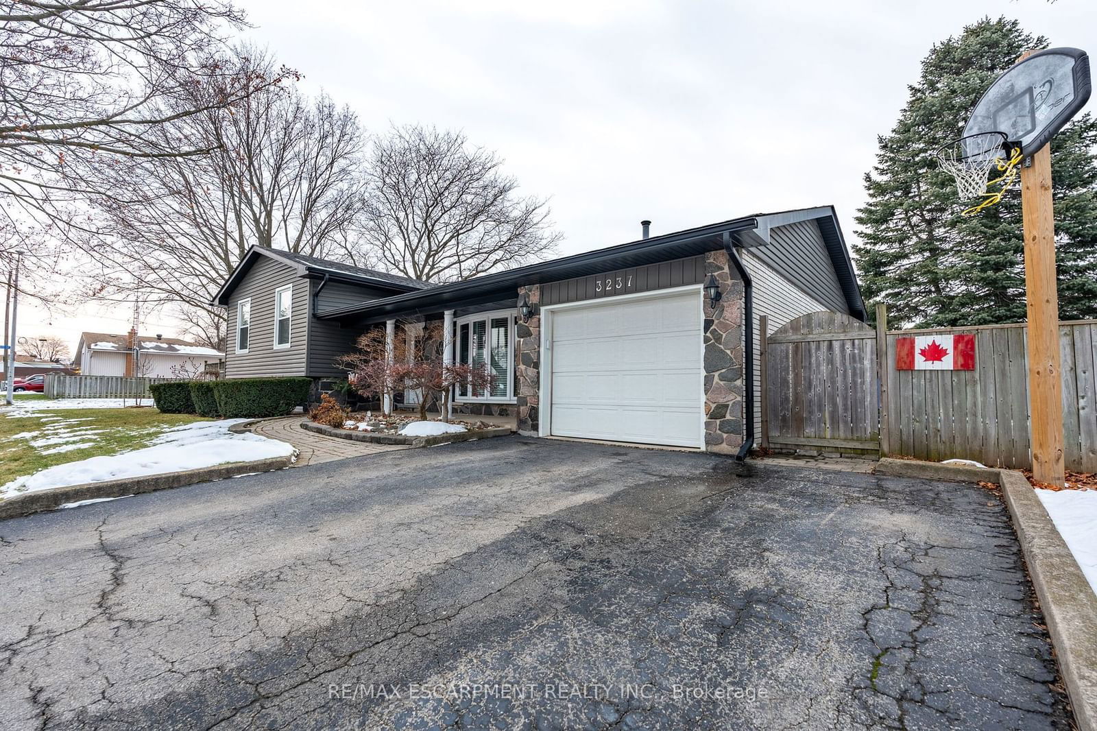 Detached House for sale at 3237 Woodward Avenue, Burlington, Roseland, L7N 2M6 - MLS: W11932648