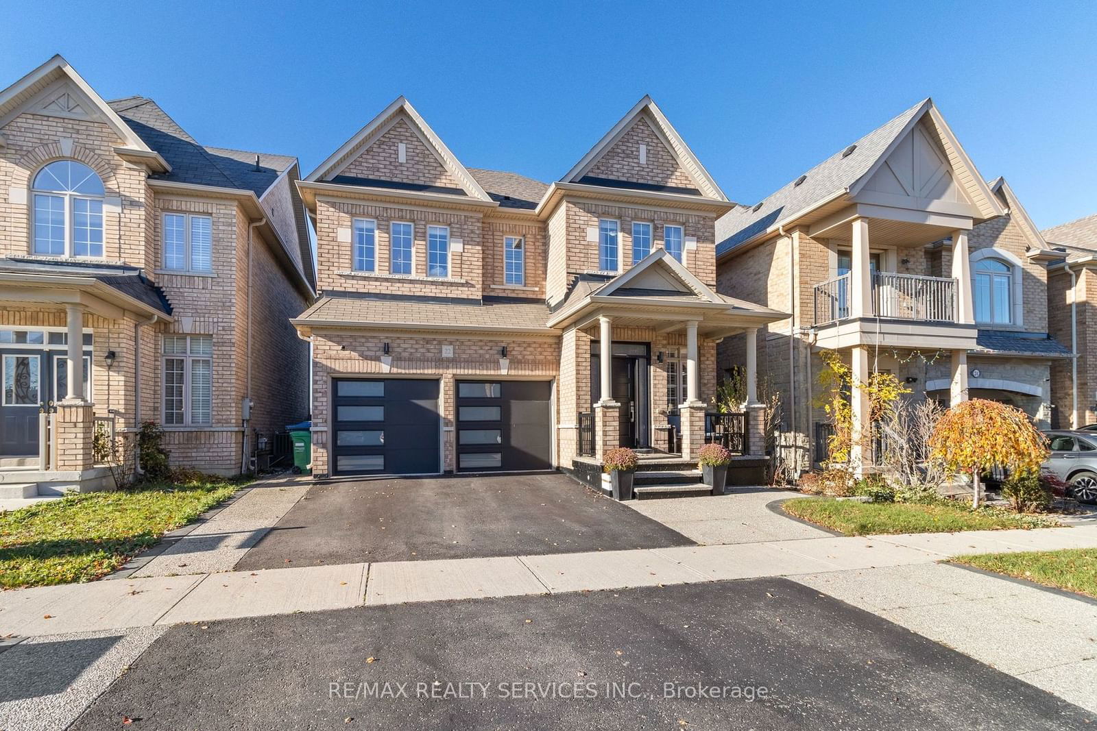 Detached House for sale at 22 Vontress Street, Brampton, Sandringham-Wellington, L6R 3S4 - MLS: W11932831