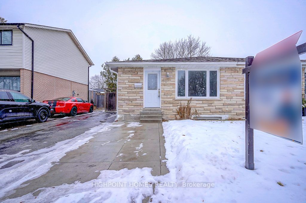 Semi-Detached House for sale at 57 Newstead Crescent, Brampton, Madoc, L6V 2A8 - MLS: W11932996