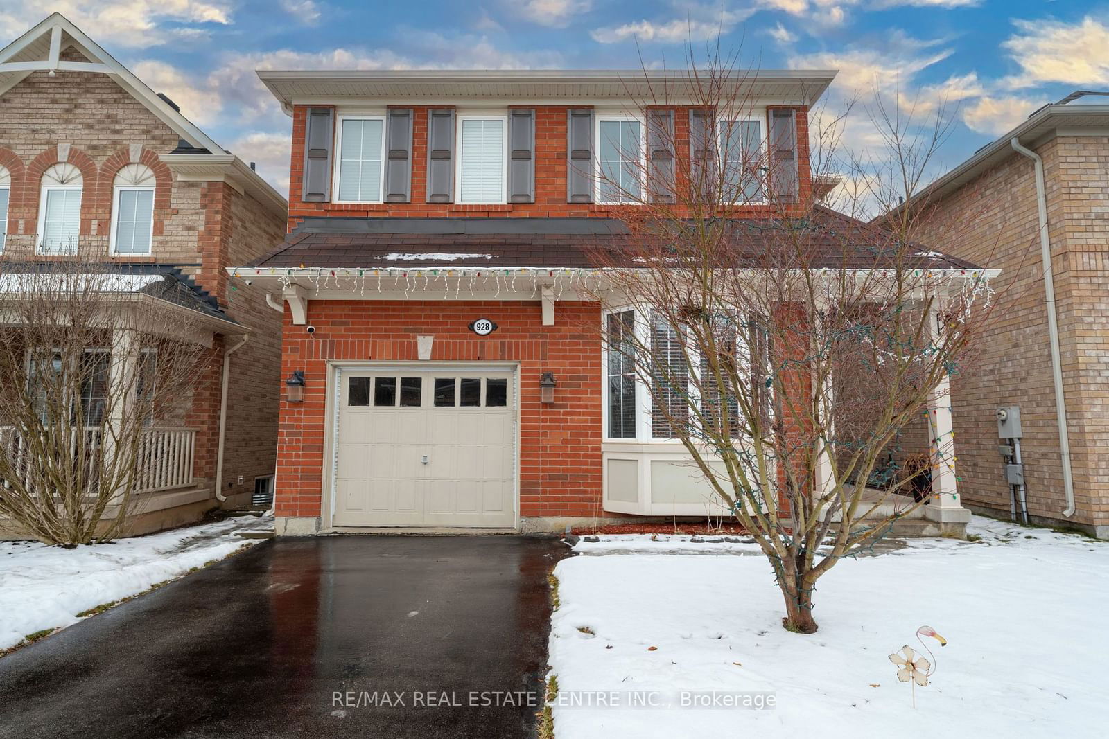 Detached House for lease at 928 Toletza Lane, Milton, 1033 - HA Harrison, L9T 7T6 - MLS: W11933013