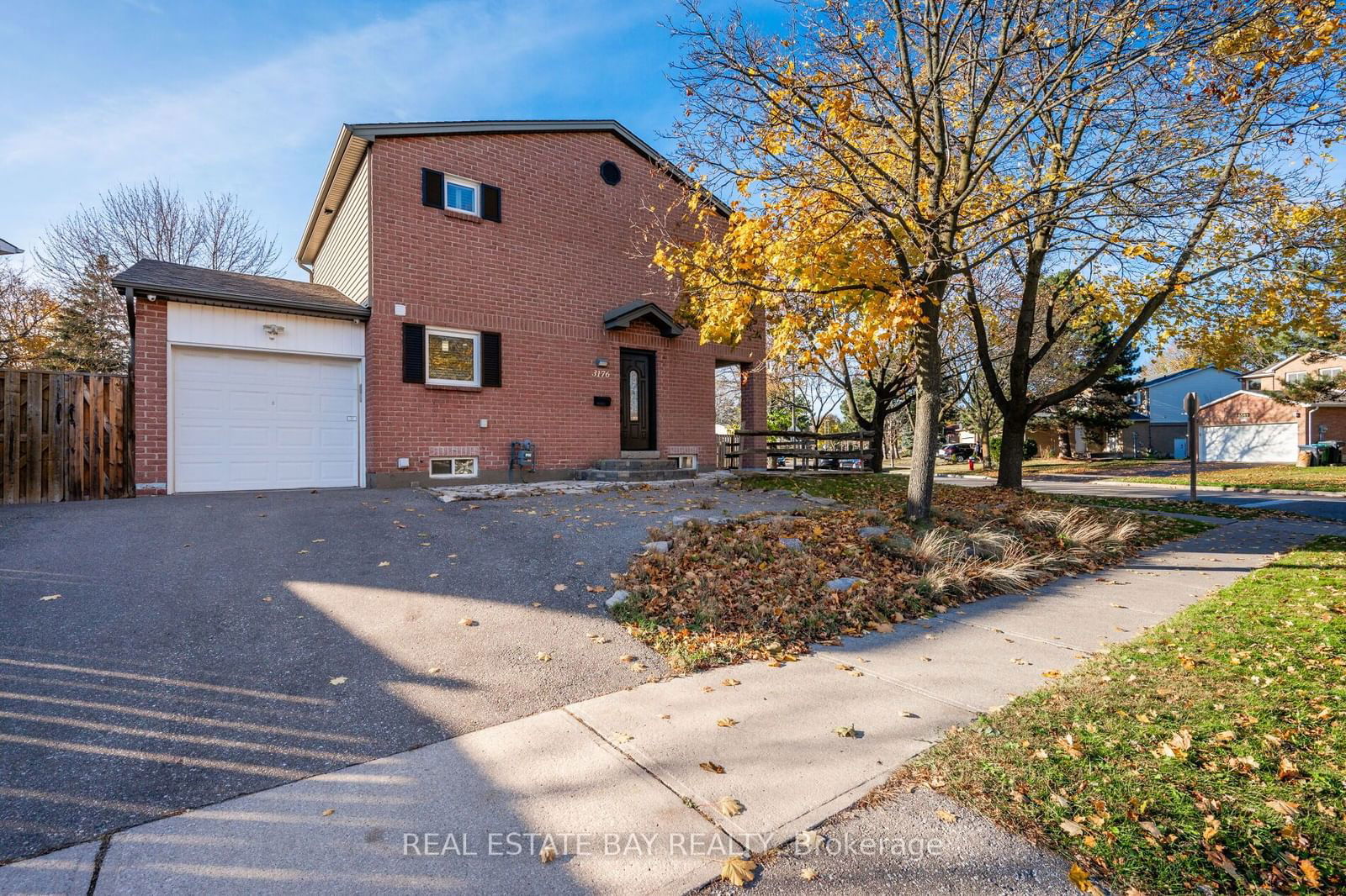 Detached House for lease at 3176 Patrick Crescent, Mississauga, Meadowvale, L5N 3G5 - MLS: W11933112