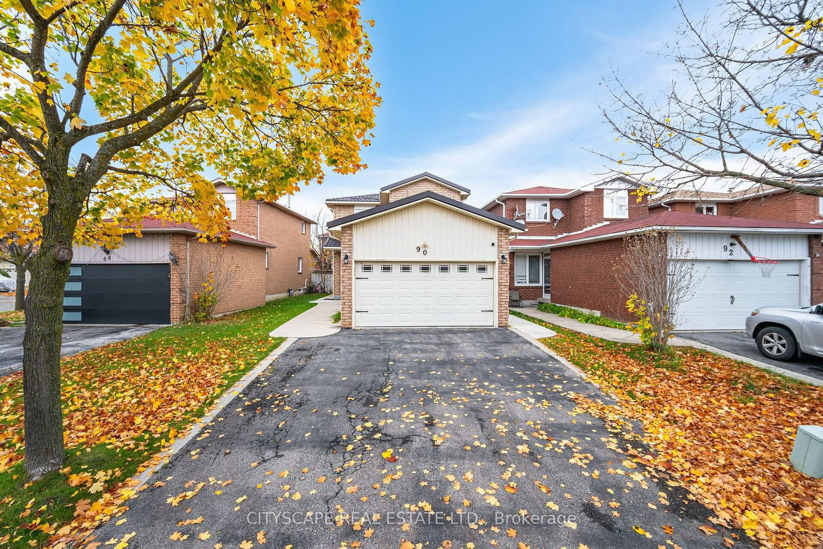 Detached House for sale at 90 Toba Crescent, Brampton, Heart Lake East, L6Z 4R8 - MLS: W11933123