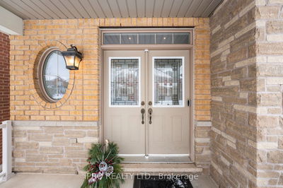 315 Malboeuf Crt, Milton - Scott image-0-3