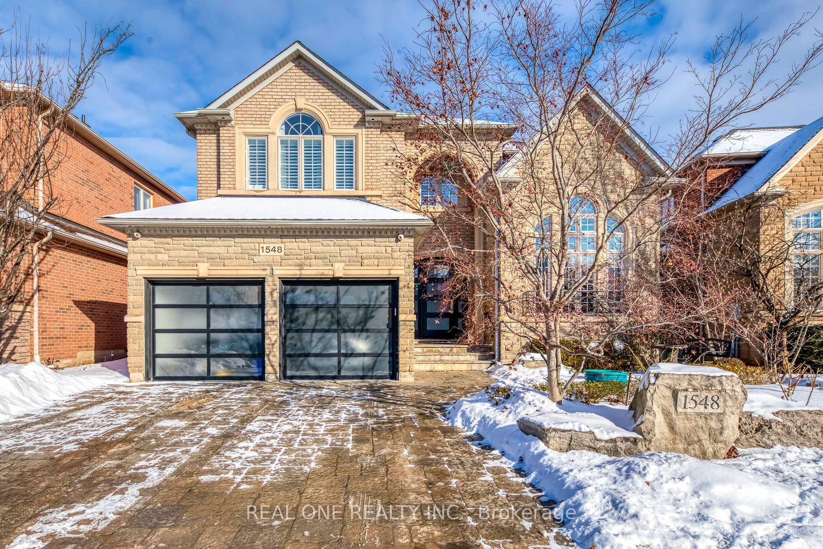 Detached House for sale at 1548 Pinery Crescent, Oakville, Iroquois Ridge North, L6H 7J9 - MLS: W11933227