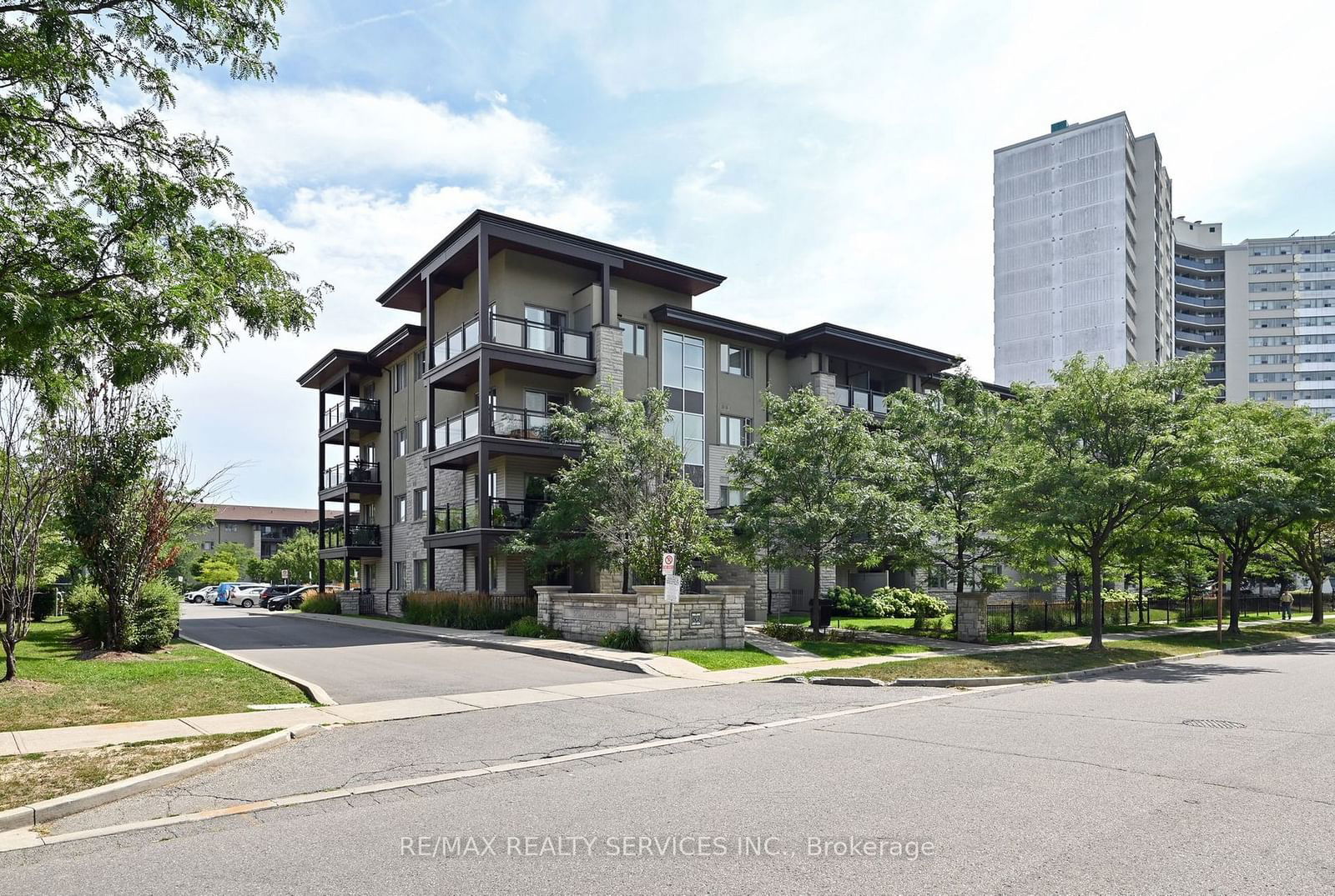 Condo for lease at 219-570 Lolita Gdns, Mississauga, Mississauga Valleys, L5A 0A1 - MLS: W11933277