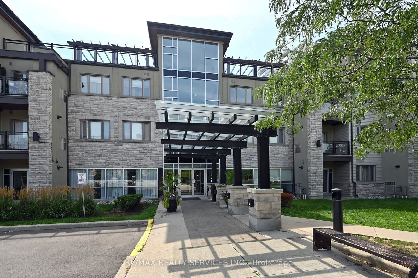 Condo for lease at 219-570 Lolita Gdns, Mississauga, Mississauga Valleys, L5A 0A1 - MLS: W11933277